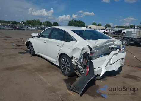 2018 Honda Accord Hybrid из США, поврежденный, VIN 1HGCV3F1XJA003839